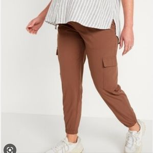 Old Navy StretchTech Maternity Cargo joggers, Small